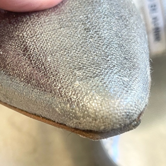 Incredible vintage Manolo Blahnik Silver fabric and leather sling backs! - Picture 11 of 17